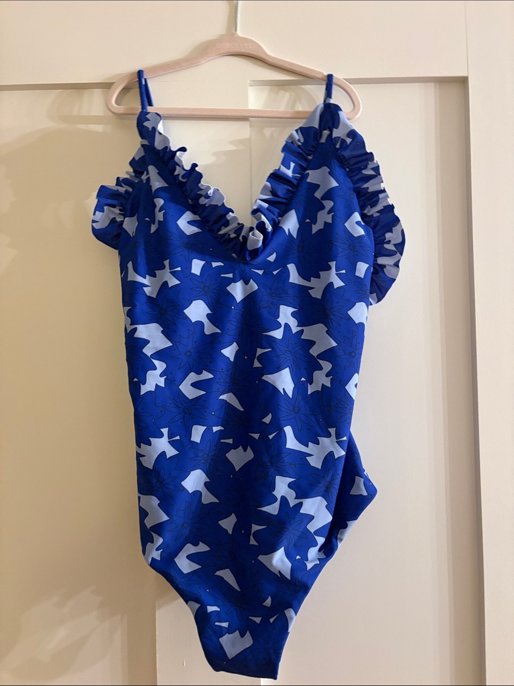 NWOT Citine Blue Floral Ruffle One-Piece Swimsuit size small